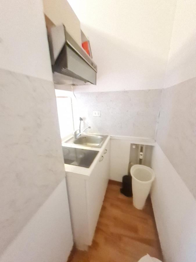 Santa Maria Valle Apartment Милан Экстерьер фото